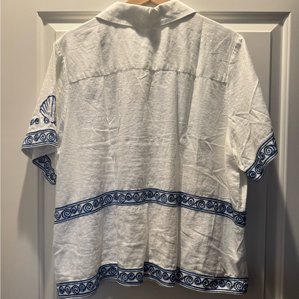 Lisa Says Gah White Button-Front Camp Shirt with Blue Embroidery - Picture 2 of 2